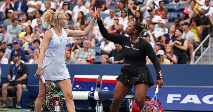 Siniakova and Townsend, US Open QF (Getty)