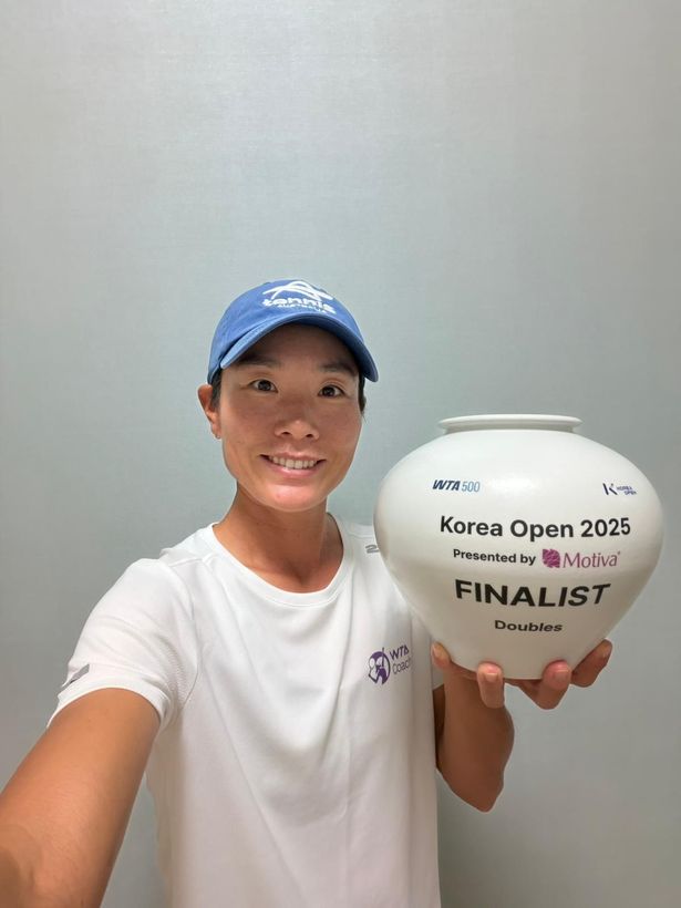 Reuniting at the 2025 Korea Open, Jihee Lee was reintegrated into Team Joint. Maya had a hugely productive week, reaching the singles semis and the doubles final.