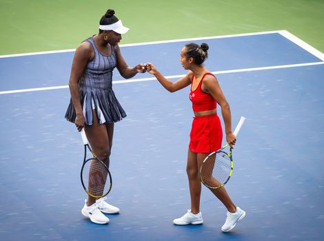 Venus Williams and Leylah Fernandez